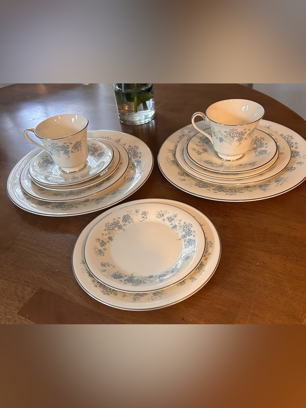 Royal Doulton Michelle White Embossed Blue Floral Platinum Trim.2 settings+BONUS